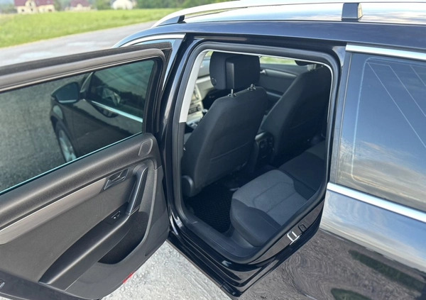 Volkswagen Passat cena 34300 przebieg: 212000, rok produkcji 2011 z Bystrzyca Kłodzka małe 407